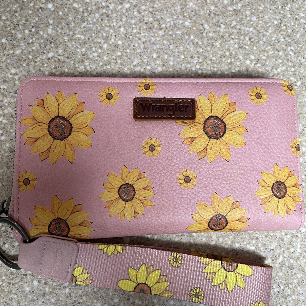 Wrangler Pink Sunflower Wallet wristlet purse 👛